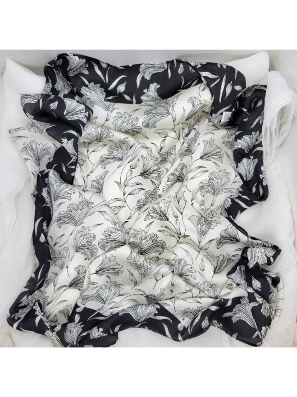 ✨Elegant Bandana Square Scarf Silky Satin Soft BLACK WHITE Floral Garden hijab - Picture 5 of 7